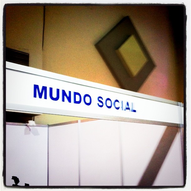 611f5518fecf4cd4837cd9401b218e19_7